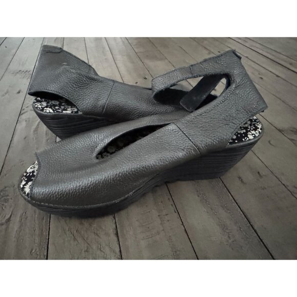 Bernie Mev Women's Mely Sandal Grey Size 8 - Picture 5 of 7